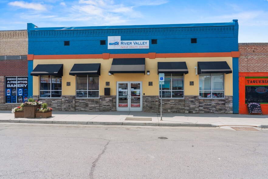 Primary Photo Of 308 Main St, Olathe Medical For Lease