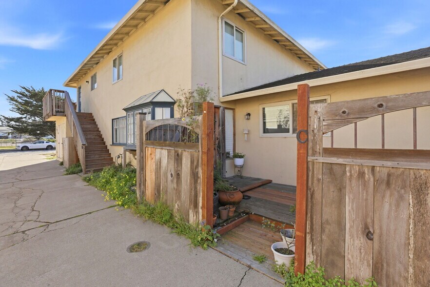 More Photos Of 3047 Zanetta Dr, Marina Apartments For Sale