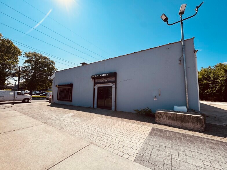 More Photos Of 309 Denton Ave, New Hyde Park Industrial For Lease