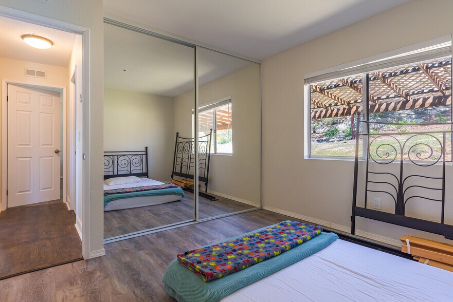 More Photos Of 19191 High Glen Rd, Alpine Specialty For Sale