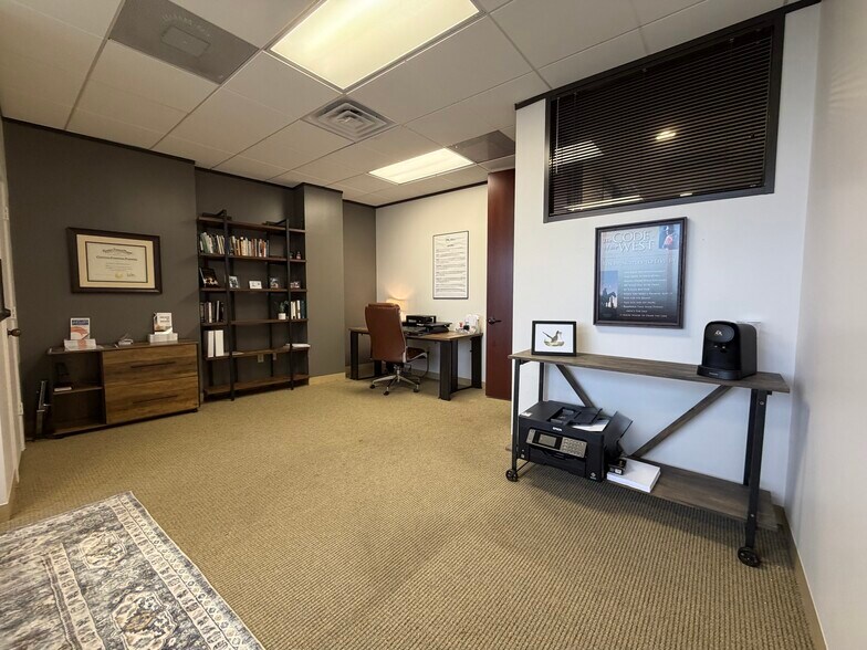 More Photos Of 3345 Bee Caves Rd, Austin Office For Lease