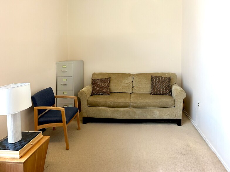 More Photos Of 3821-3859 Farragut Ave, Kensington Office For Sale