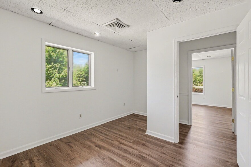 More Photos Of 10875 Main St, Fairfax Medical For Sale