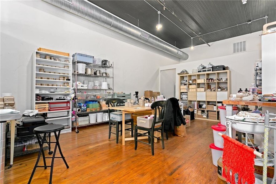 More Photos Of 1035 E 15th St, Plano Storefront Retail Office For Lease