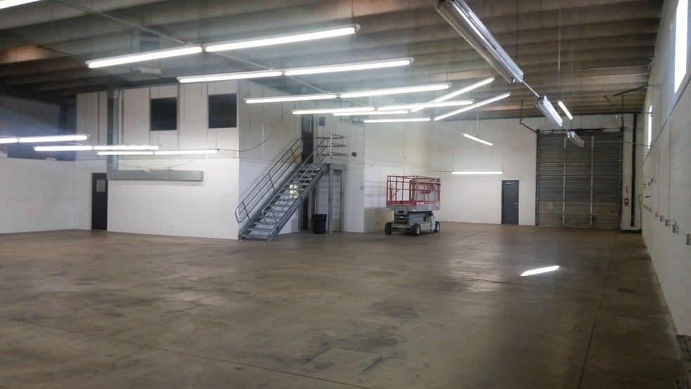 More Photos Of 6863-6865 E 48th Ave, Denver Warehouse For Lease