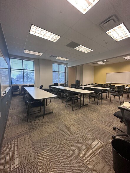 More Photos Of 20 Lawrence Bell Dr, Williamsville Medical For Lease