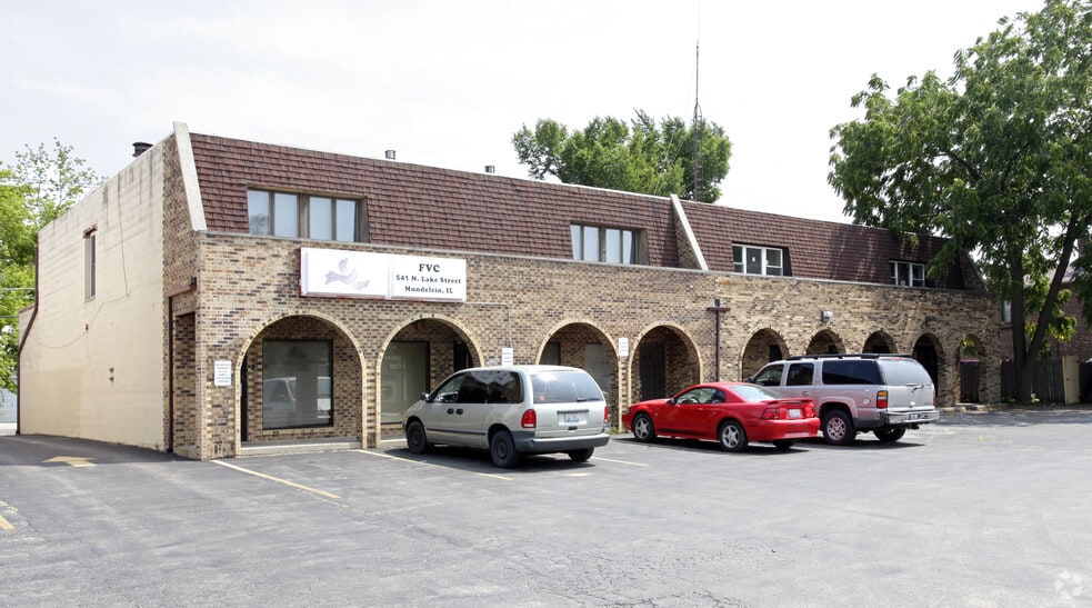More Photos Of 535-541 N Lake St, Mundelein Storefront Retail Residential For Lease