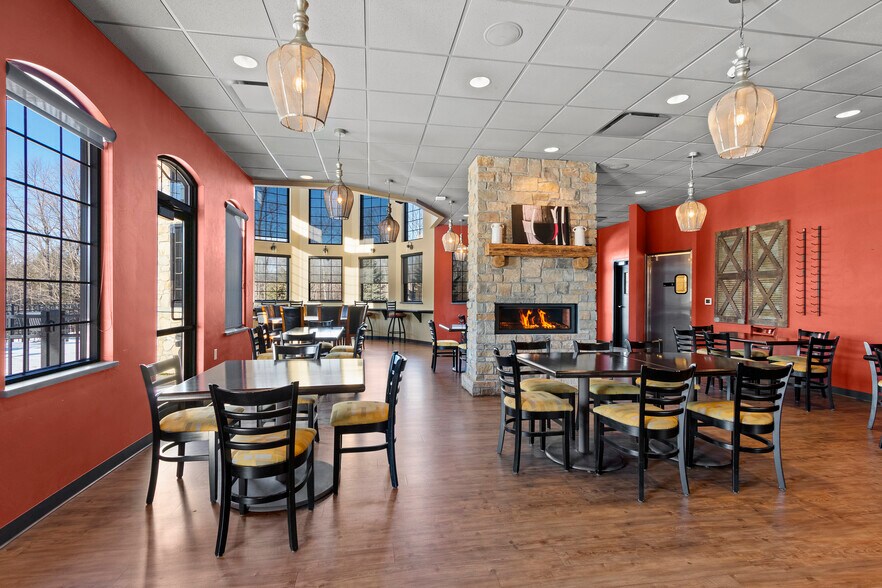 More Photos Of 8103 WI-42 Hwy, Egg Harbor General Retail For Sale