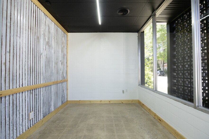 More Photos Of 43 Main W St, Yanceyville Office For Sale