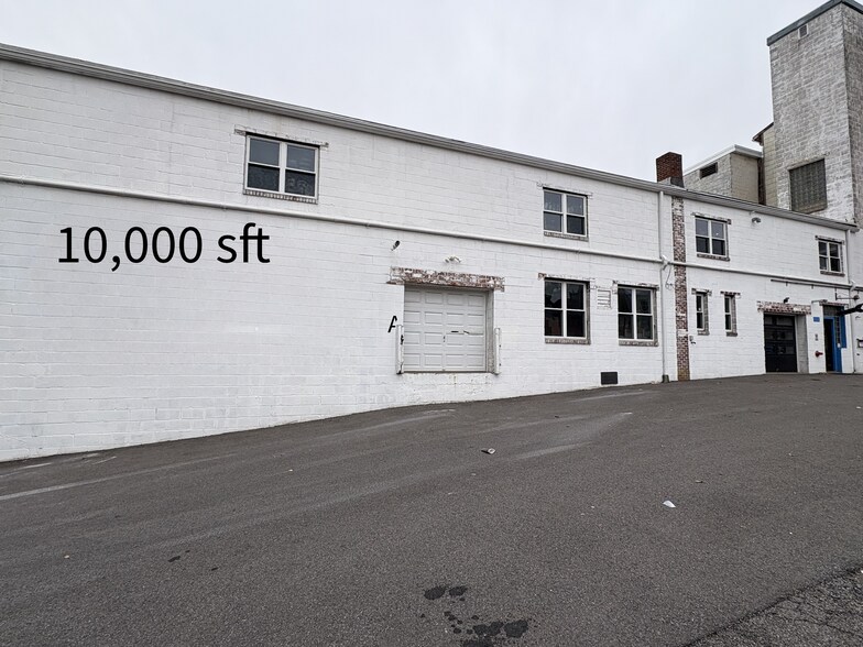 Primary Photo Of 37 E Washington Ave, Washington Warehouse For Lease