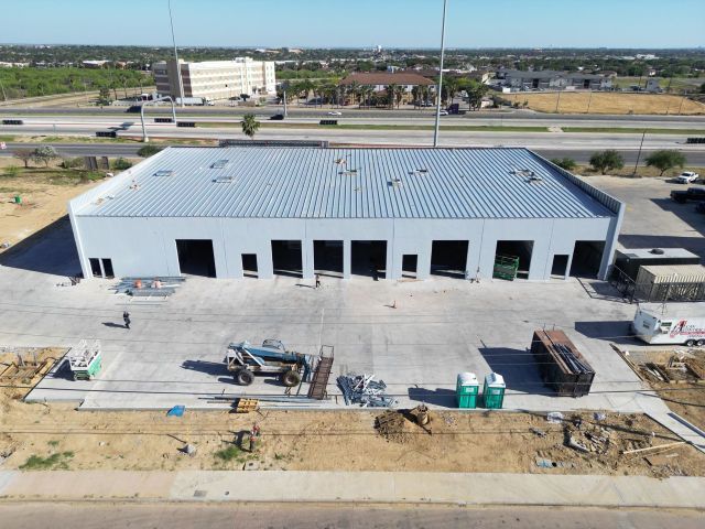 More Photos Of 405 Crossroads St, Laredo General Retail For Lease
