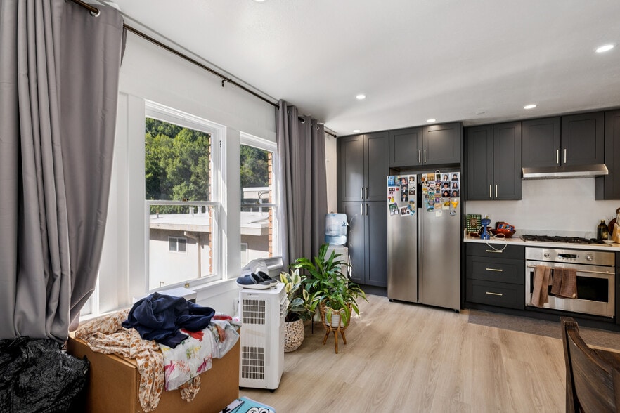 More Photos Of 250 Red Hill Ave, San Anselmo Apartments For Sale