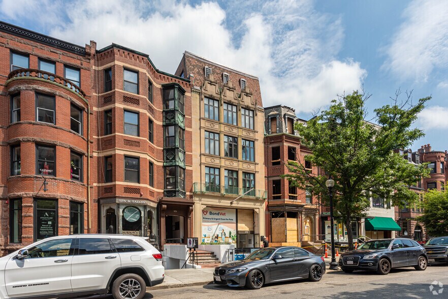 Primary Photo Of 171 Newbury St, Boston Medical For Lease