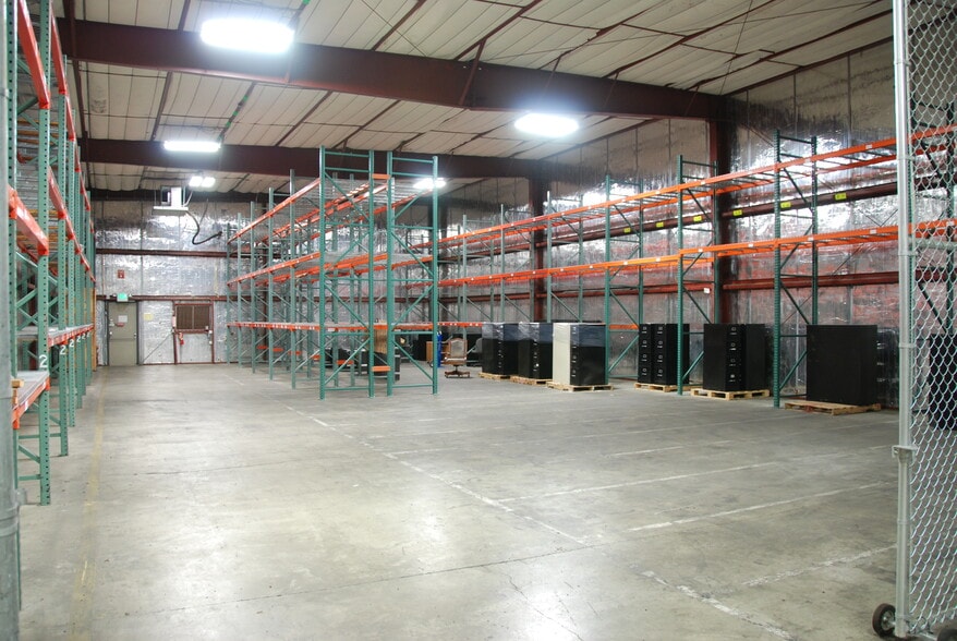 More Photos Of 377 Mccormick St, Saint Helena Warehouse For Lease