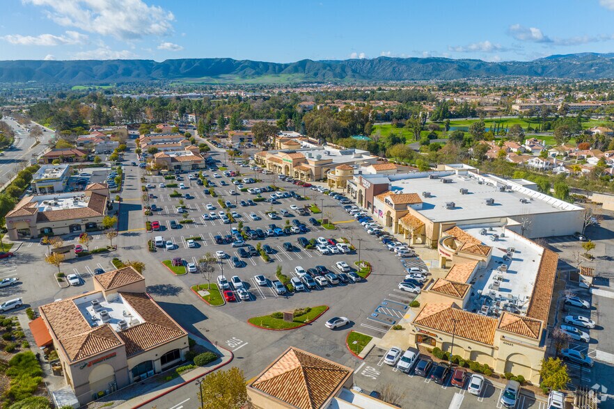 More Photos Of 40525-40575 California Oaks Rd, Murrieta General Retail For Lease