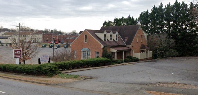 More Photos Of 156 E Market St, Martinsville Office Residential For Lease