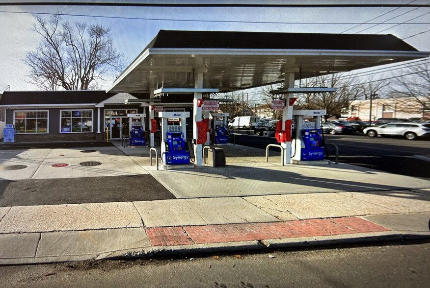 Primary Photo Of 566 Fulton St, Farmingdale Service Station For Sale