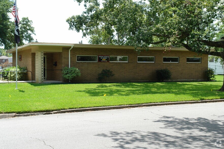 Primary Photo Of 2115 McFaddin St, Beaumont Medical For Lease