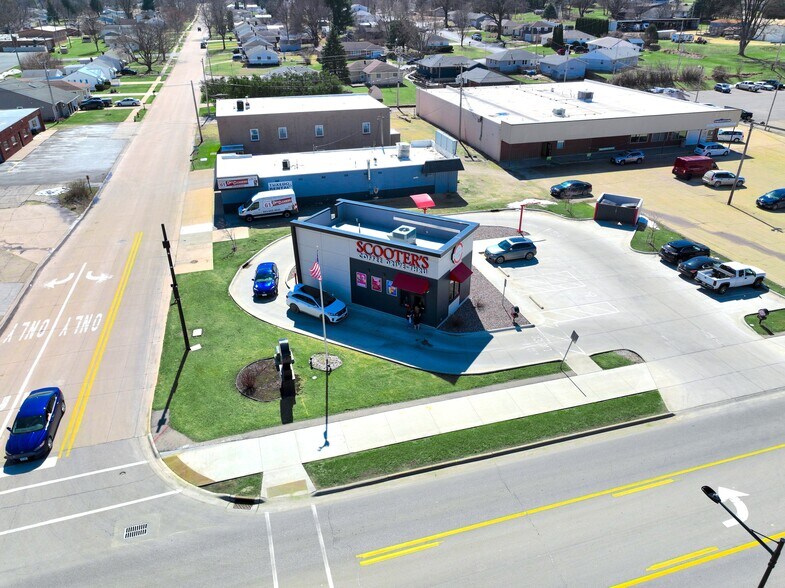 More Photos Of 901 W Platt St, Maquoketa Service Station For Sale