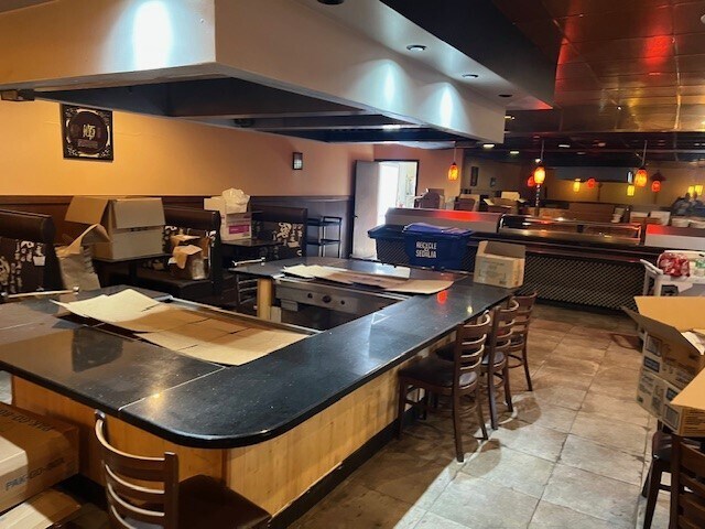 More Photos Of 1975 W Broadway Blvd, Sedalia Restaurant For Sale