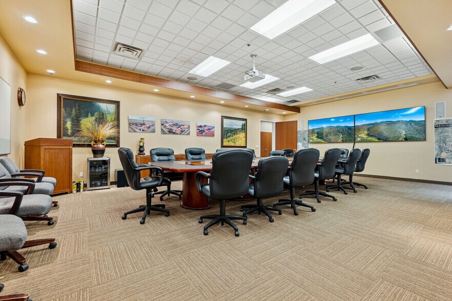 More Photos Of 1910 Main Ave, Durango Office For Sale