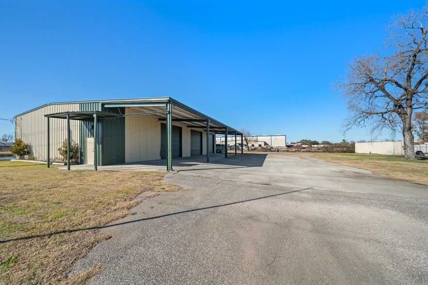 More Photos Of 6310 Deihl Rd, Houston Warehouse For Sale