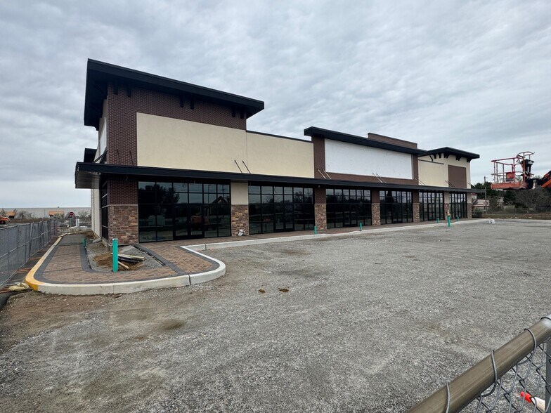 More Photos Of 130 Corporate Blvd, Newark Unknown For Lease