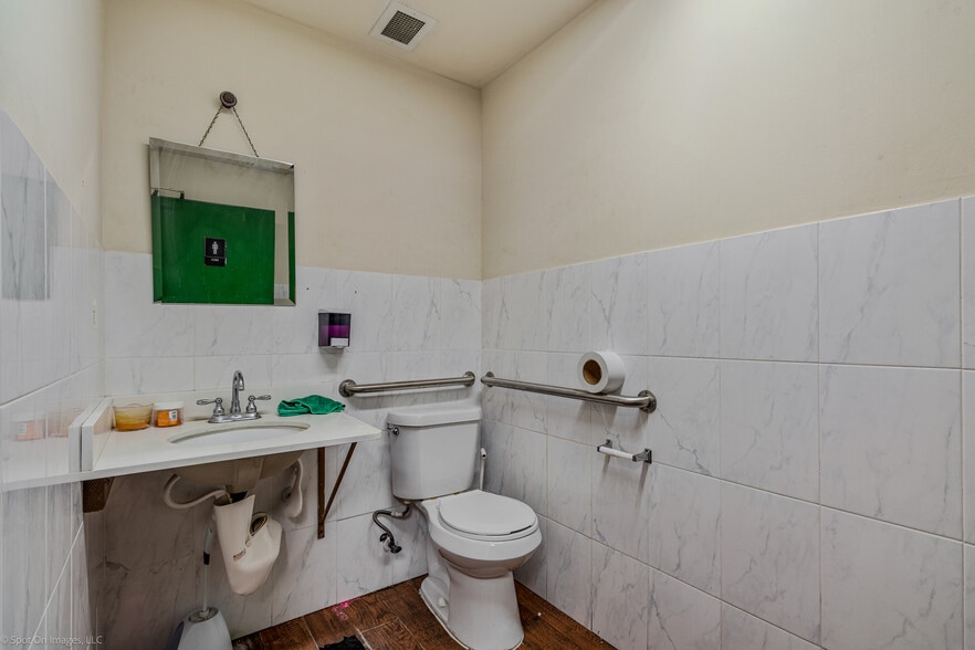 More Photos Of 645 Harwood Rd, Bedford Restaurant For Sale