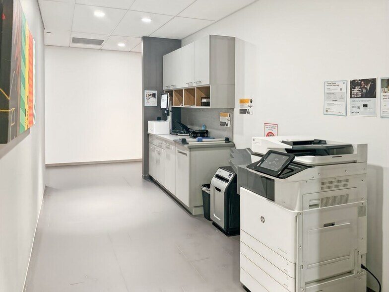 More Photos Of 320 Seven Springs Way, Brentwood Coworking Space