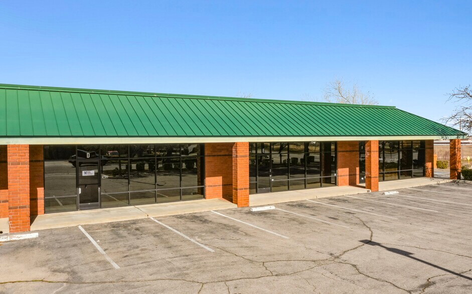 More Photos Of 1113 W Avenue M4, Palmdale Office For Lease