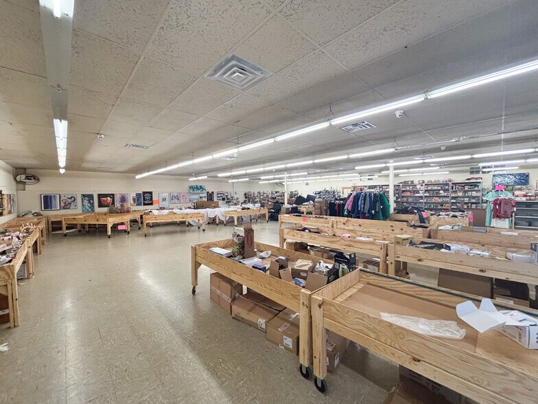 More Photos Of 304 E Jackson St, Willard Unknown For Lease