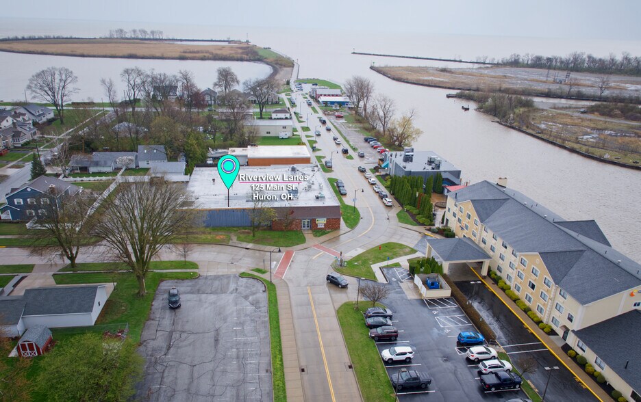 More Photos Of 125 Main St, Huron Bowling Alley For Sale