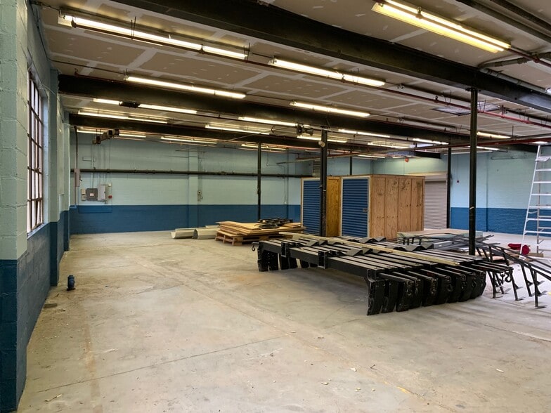 More Photos Of 210-211 Cottage St, Poughkeepsie Warehouse For Lease