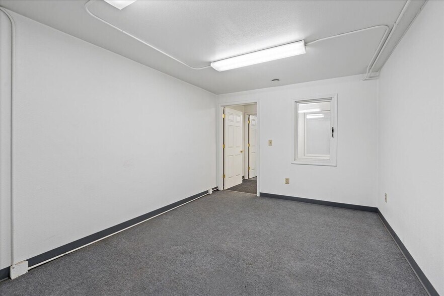 More Photos Of 980 Deere St, Fairbanks Warehouse For Sale