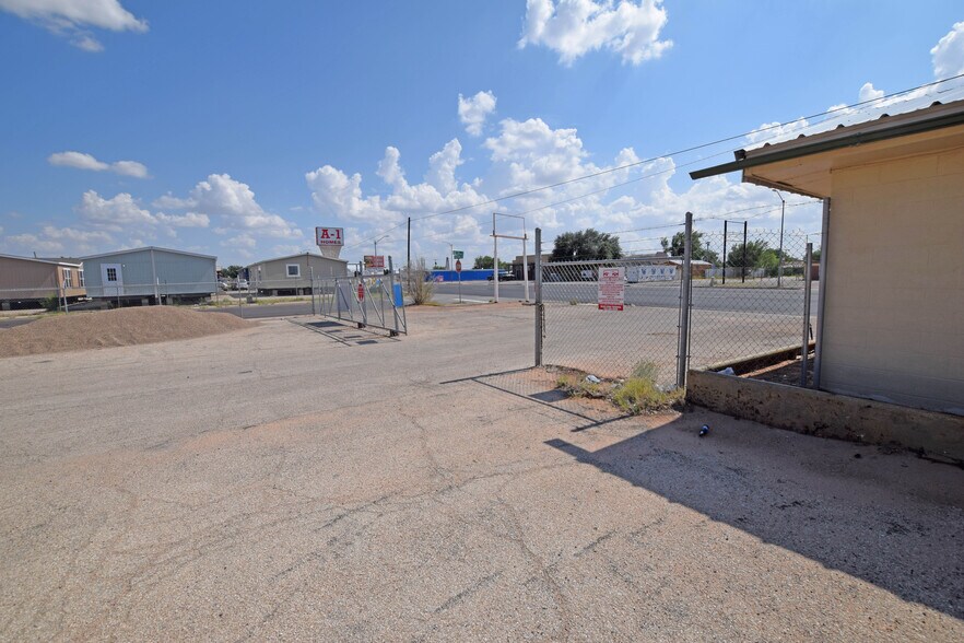 More Photos Of 4810 Andrews Hwy, Odessa Warehouse For Sale