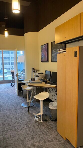 More Photos Of 15 Wellesley St W, Toronto Office For Lease