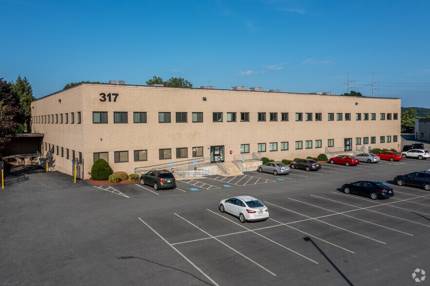 More Photos Of 317 New Boston St, Woburn Research And Development For Lease