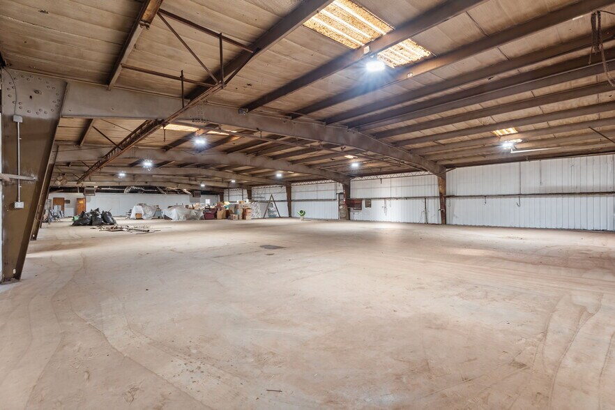 More Photos Of 855 NC Highway 111 S, Goldsboro Warehouse For Sale
