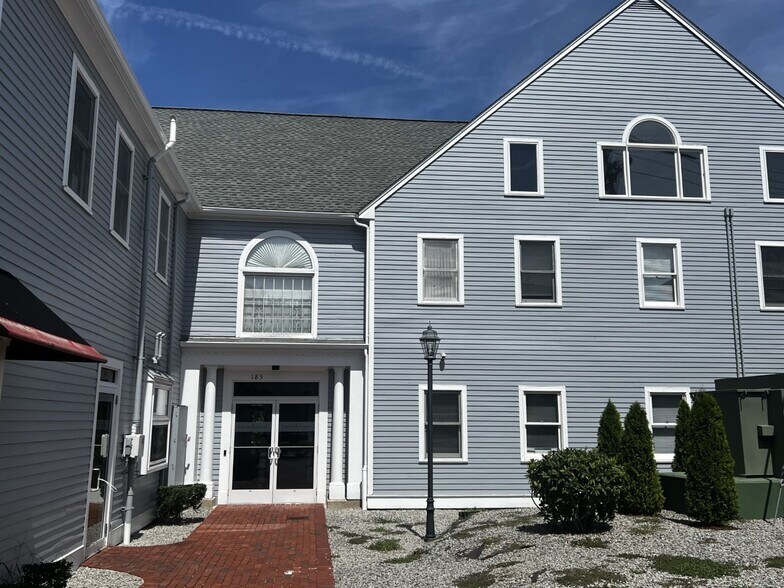 More Photos Of 185 Lincoln St, Hingham Unknown For Lease