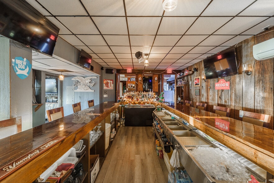 More Photos Of 33 County Road 60, Waverly Hotel For Sale