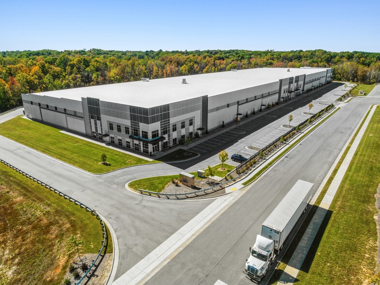 More Photos Of 7901 Indlea Point, Greensboro Manufacturing For Lease