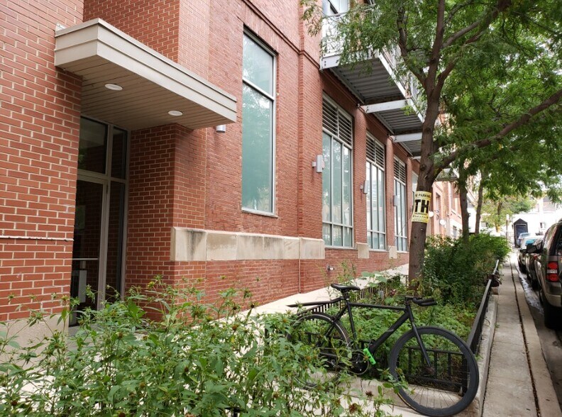 More Photos Of 824 W Superior St, Chicago Office Residential For Sale