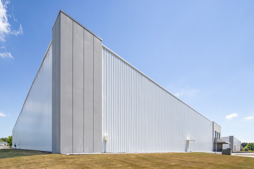 More Photos Of 436 Old Bellwood Rd, Calhoun Distribution For Lease