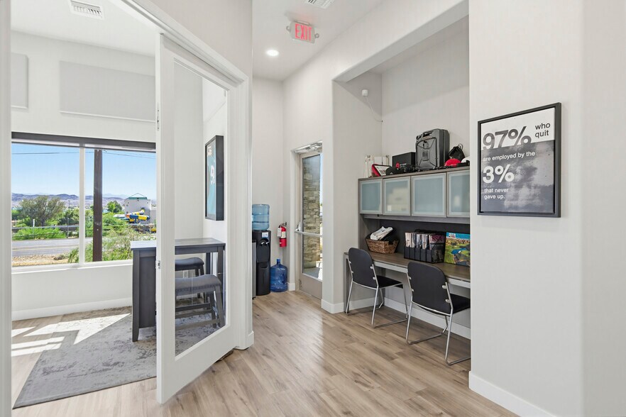 More Photos Of 349 Lake Havasu Ave S, Lake Havasu City Office For Sale