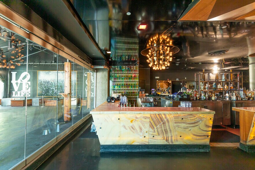 More Photos Of 1000 K St, Sacramento Restaurant For Lease