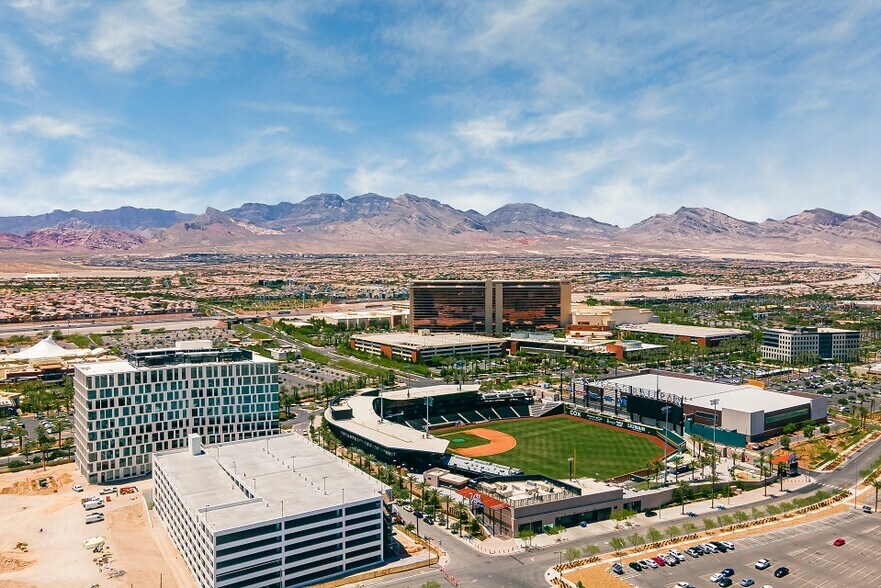 More Photos Of 1700 Pavilion, Las Vegas Office For Lease