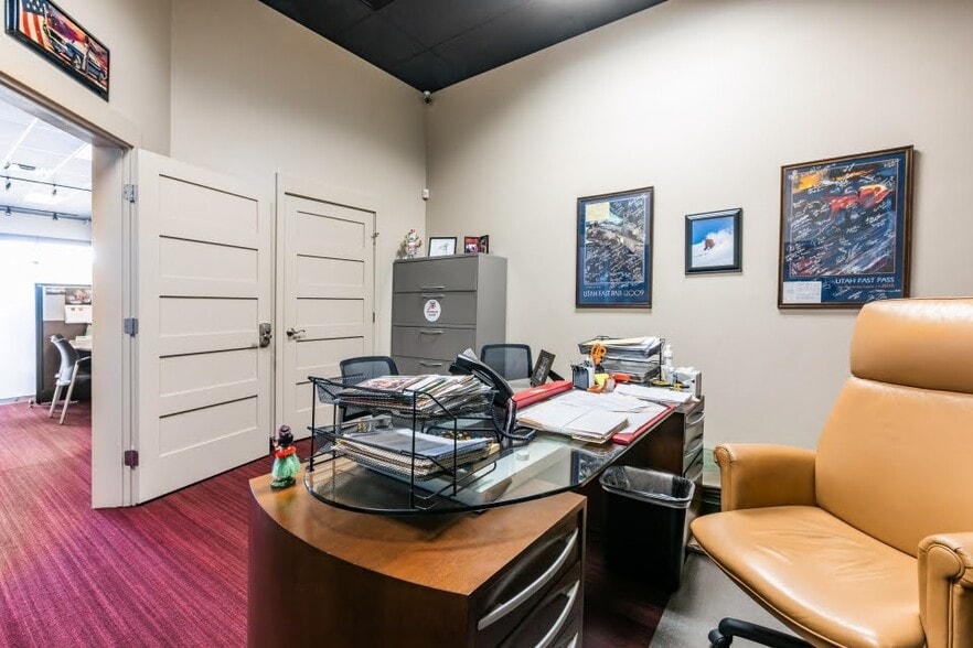 More Photos Of 420 N Redwood Rd, North Salt Lake General Retail For Sale