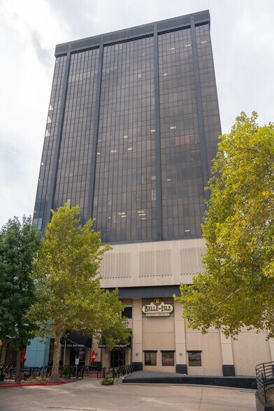 More Photos Of 1900 NW Expressway, Oklahoma City Office For Lease