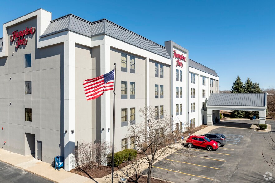 Primary Photo Of 2500 Coolidge Rd, East Lansing Hotel For Sale