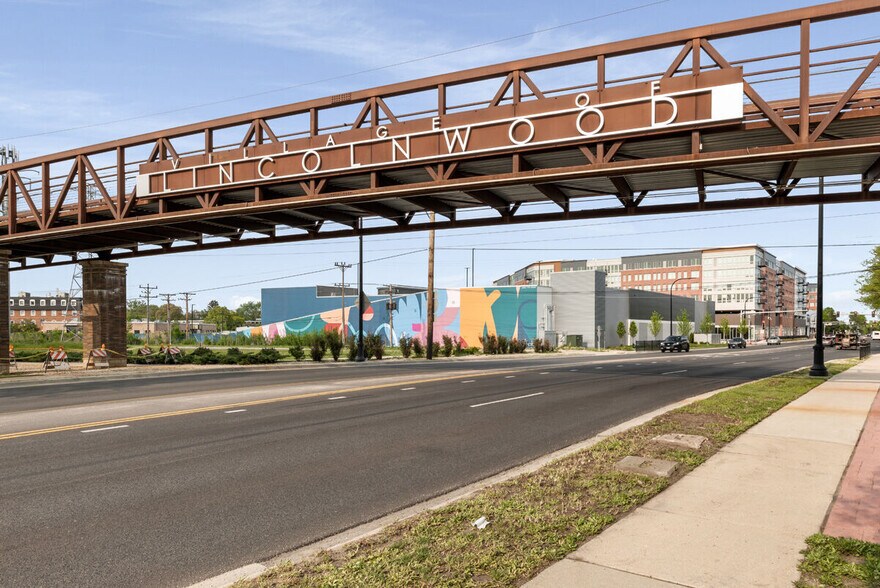 More Photos Of 7215 N District Ave, Lincolnwood Apartments For Lease